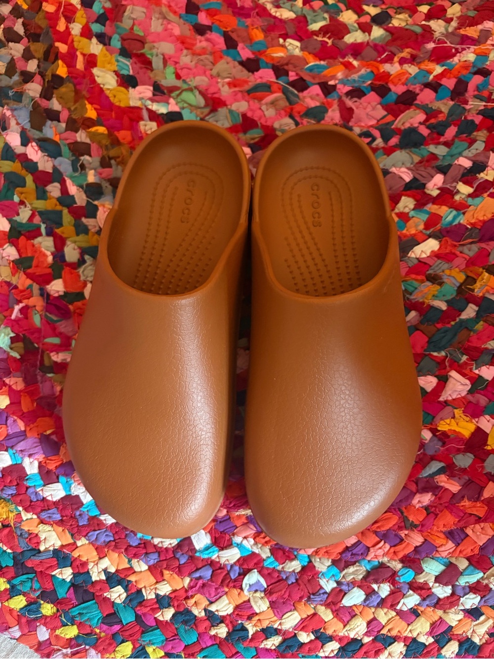 Dylan clogs